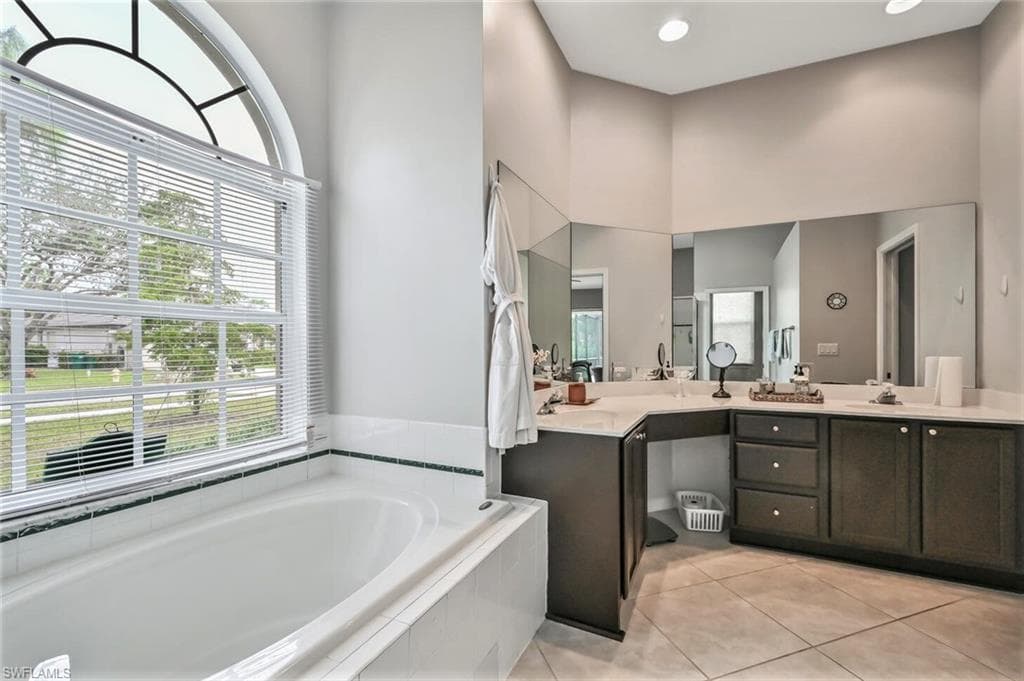 6545 Chestnut CIR, NAPLES FL 34109-21