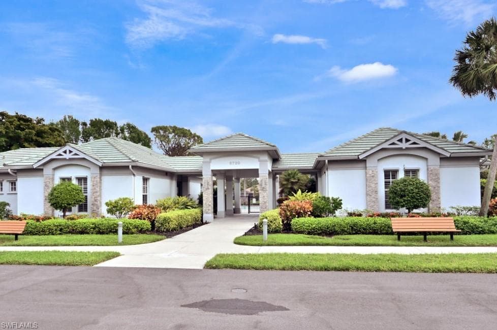 6545 Chestnut CIR, NAPLES FL 34109-35