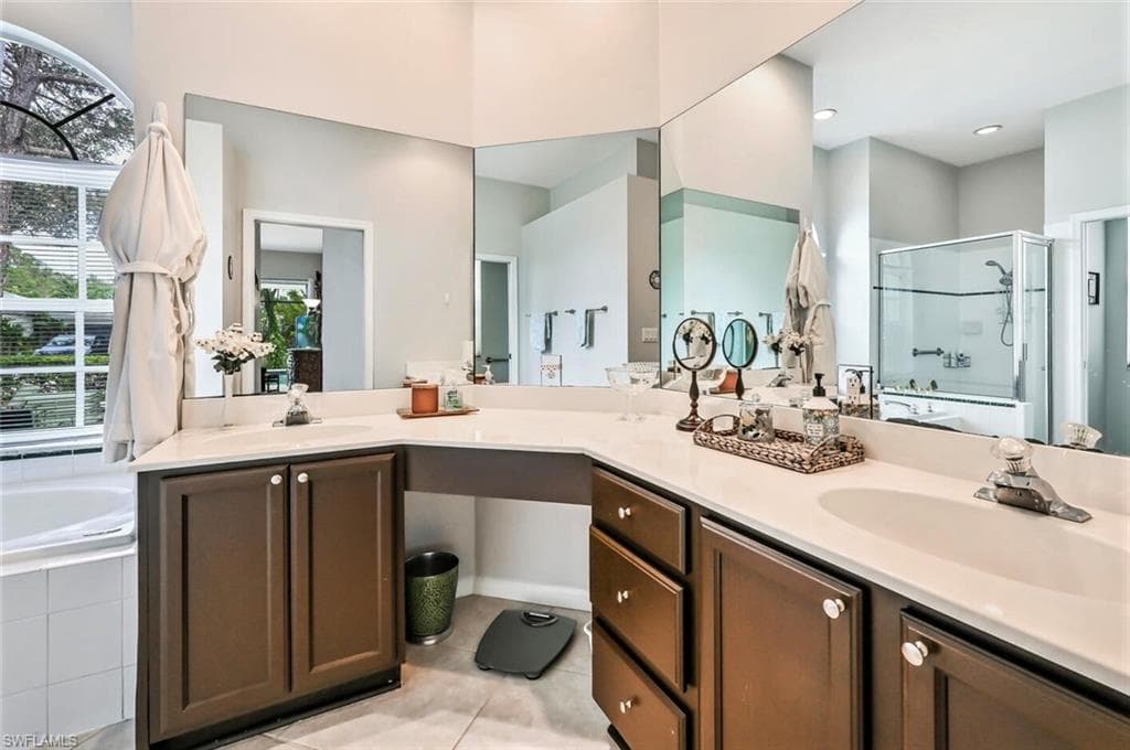 6545 Chestnut CIR, NAPLES FL 34109-19