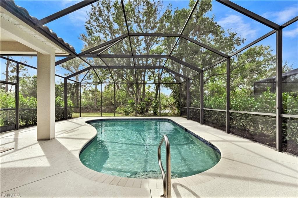 6545 Chestnut CIR, NAPLES FL 34109-33