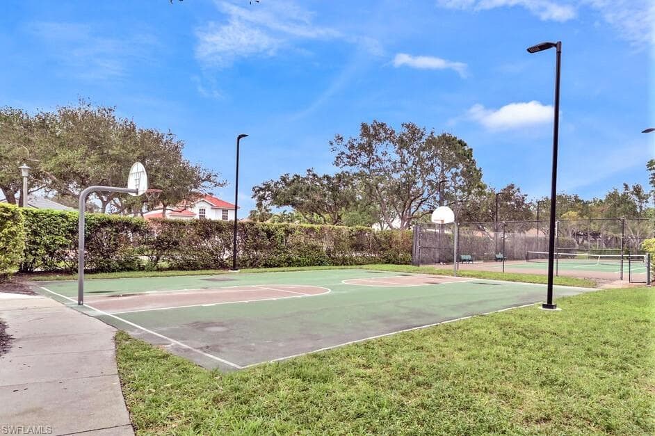 6545 Chestnut CIR, NAPLES FL 34109-40