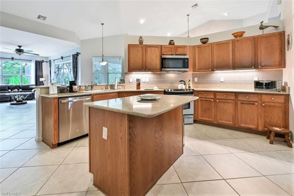 6545 Chestnut CIR, NAPLES FL 34109-10