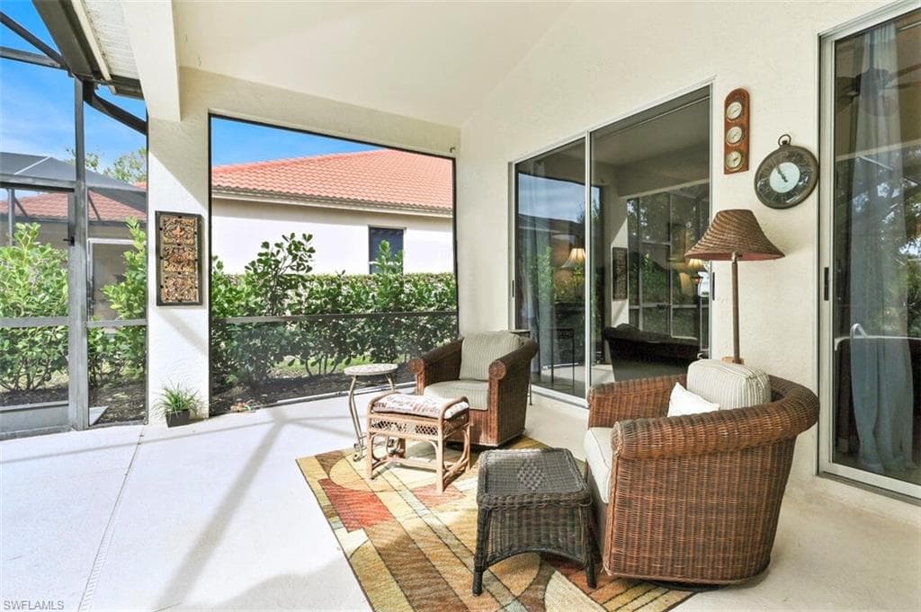 6545 Chestnut CIR, NAPLES FL 34109-30