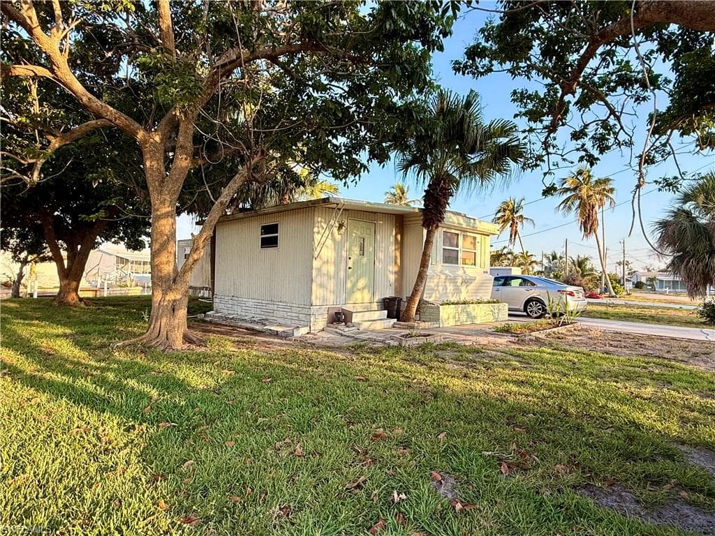 24518 Dolphin ST, BONITA SPRINGS FL 34134-9