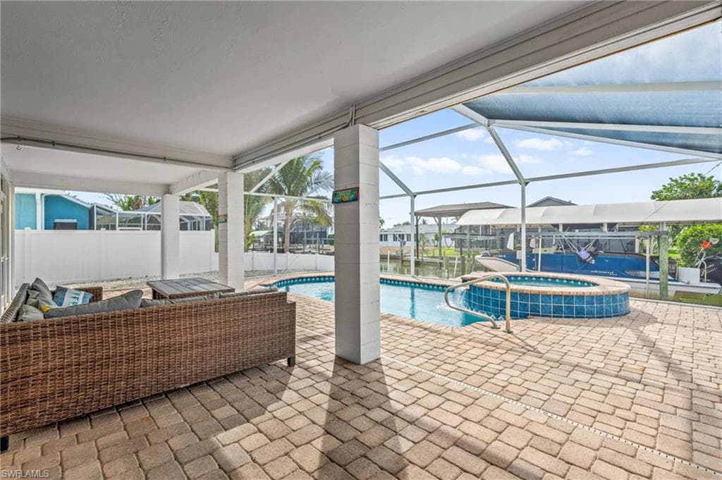 320 Madison CT, FORT MYERS BEACH FL 33931-6