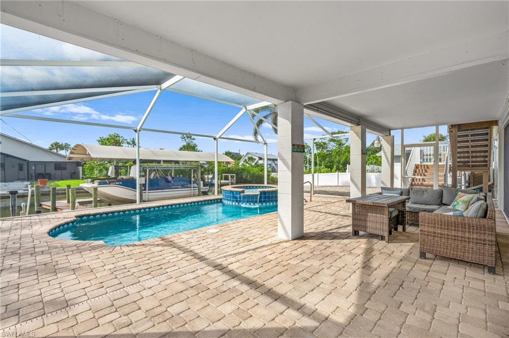 320 Madison CT, FORT MYERS BEACH FL 33931-4