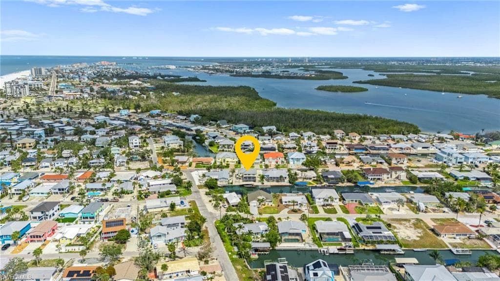 320 Madison CT, FORT MYERS BEACH FL 33931-36