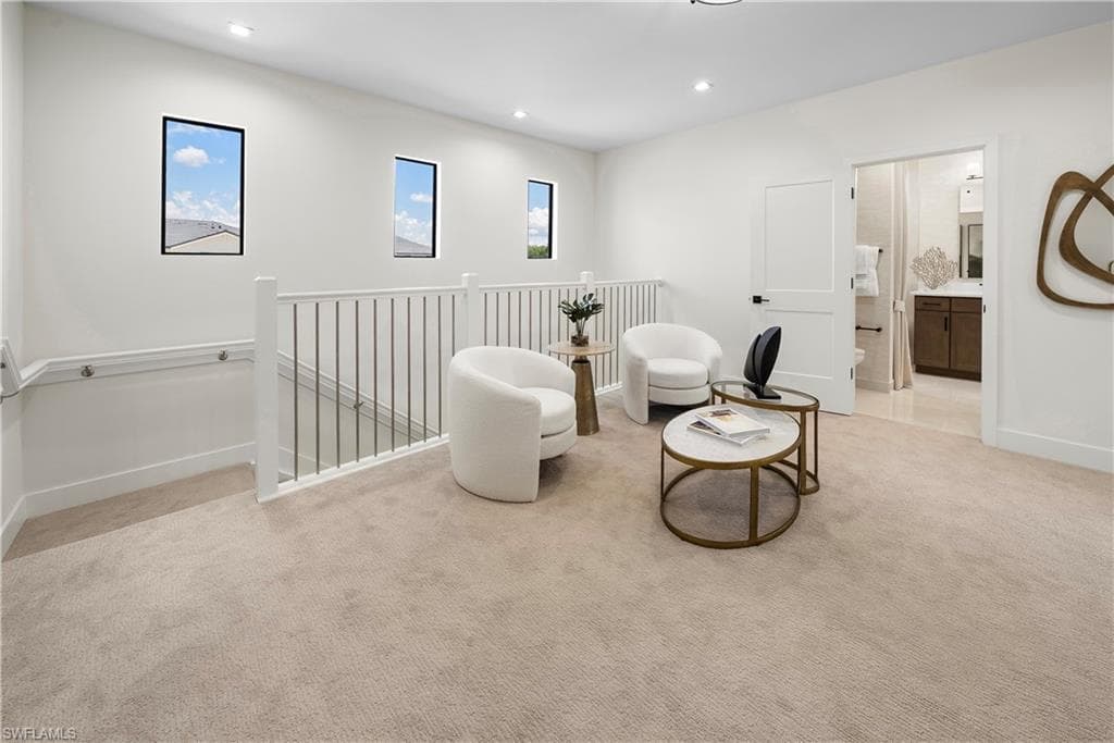 6092 Barbara CIR-26