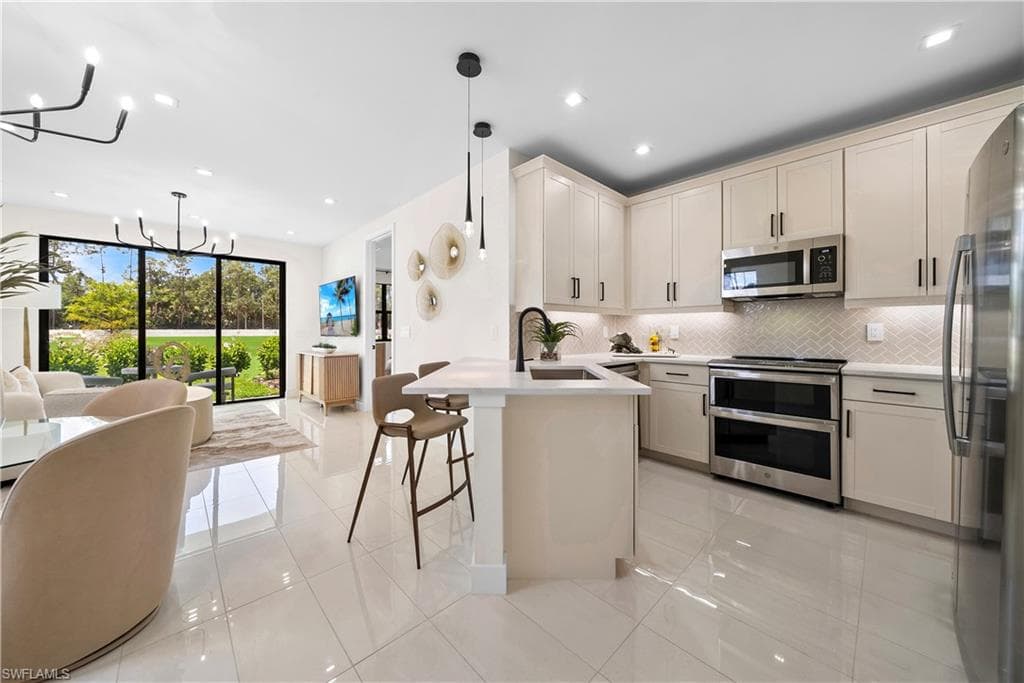 6092 Barbara CIR-2