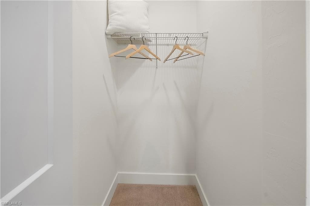 6092 Barbara CIR-31