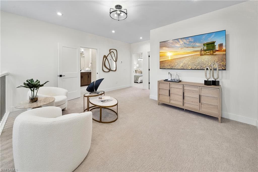 6092 Barbara CIR-27