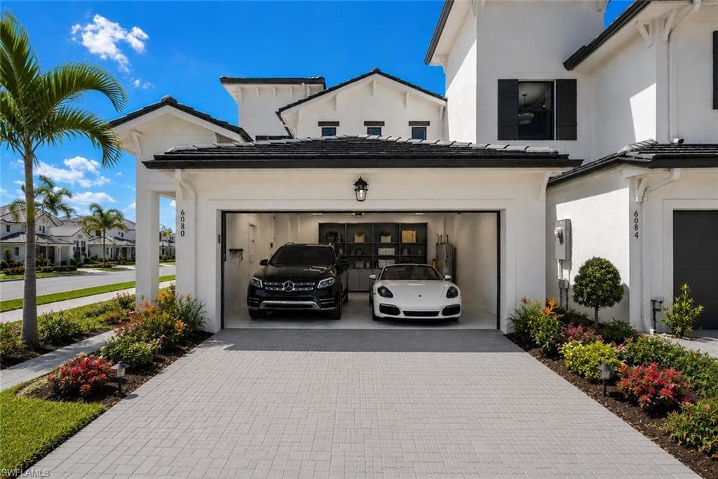 6092 Barbara CIR-4