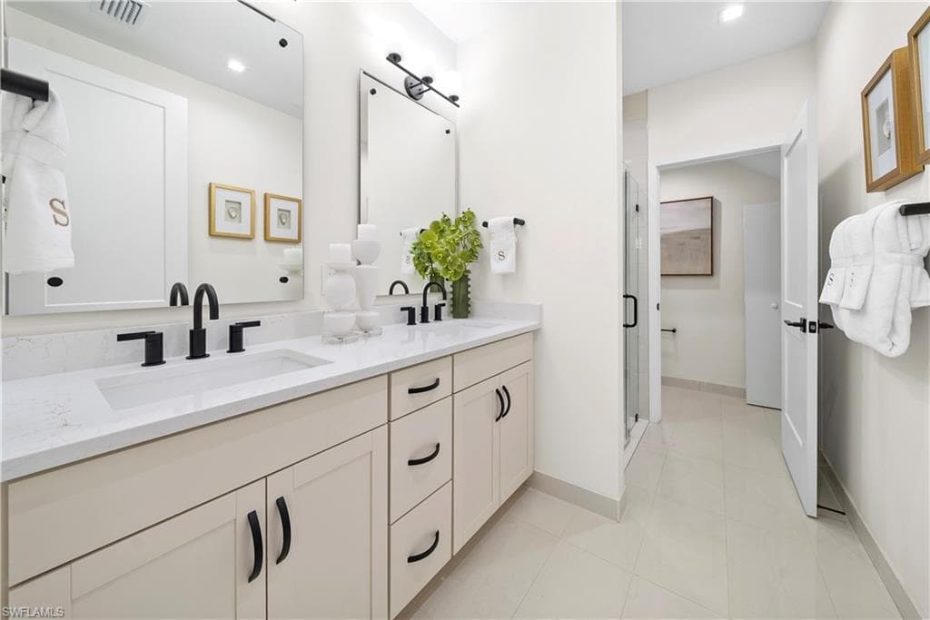 6092 Barbara CIR-23