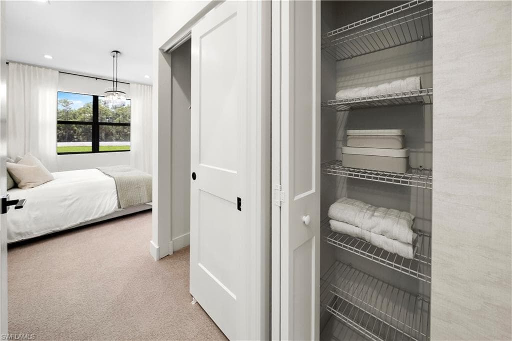 6092 Barbara CIR-29