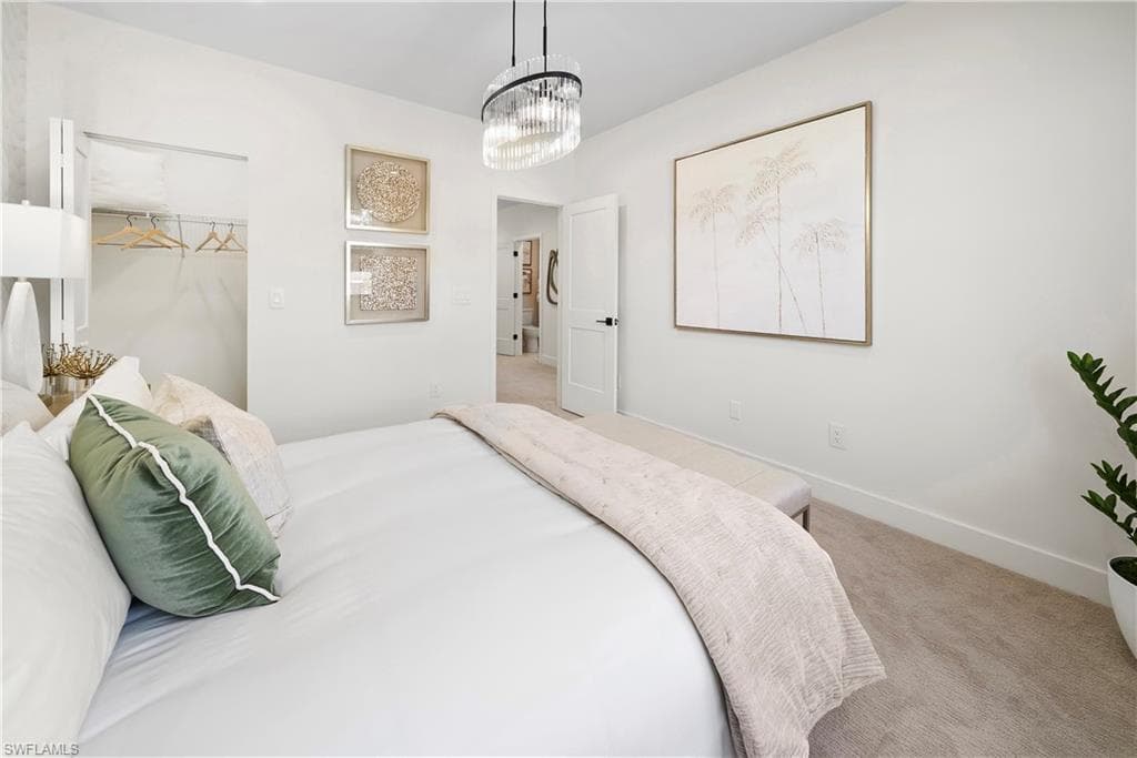 6092 Barbara CIR-30