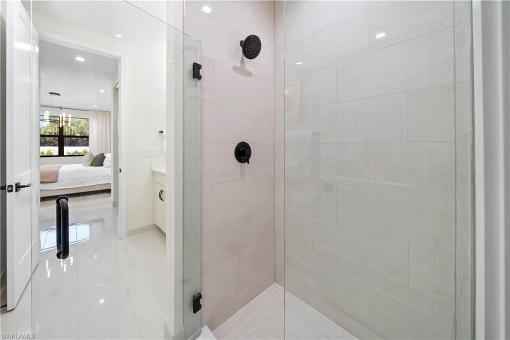 6092 Barbara CIR-24