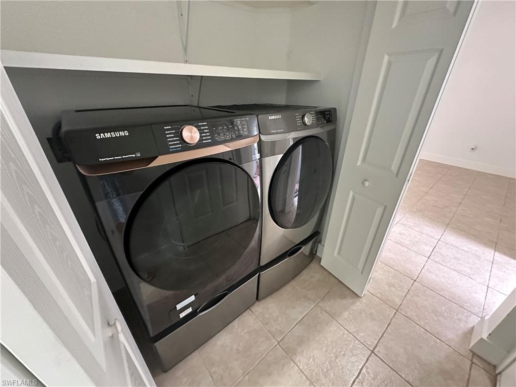 14936 Summit Place CIR # 19, NAPLES FL 34119-5