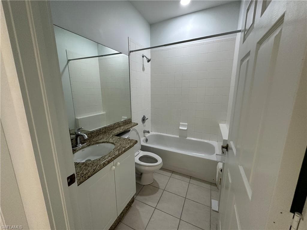 14936 Summit Place CIR # 19, NAPLES FL 34119-10