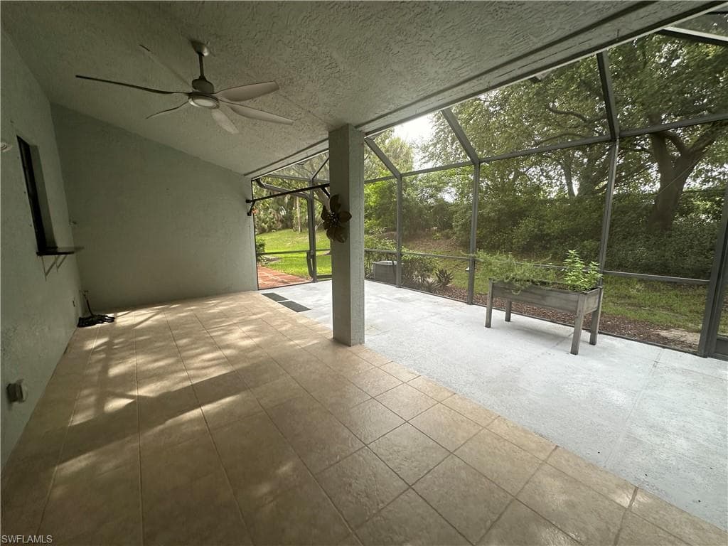 14936 Summit Place CIR # 19, NAPLES FL 34119-7