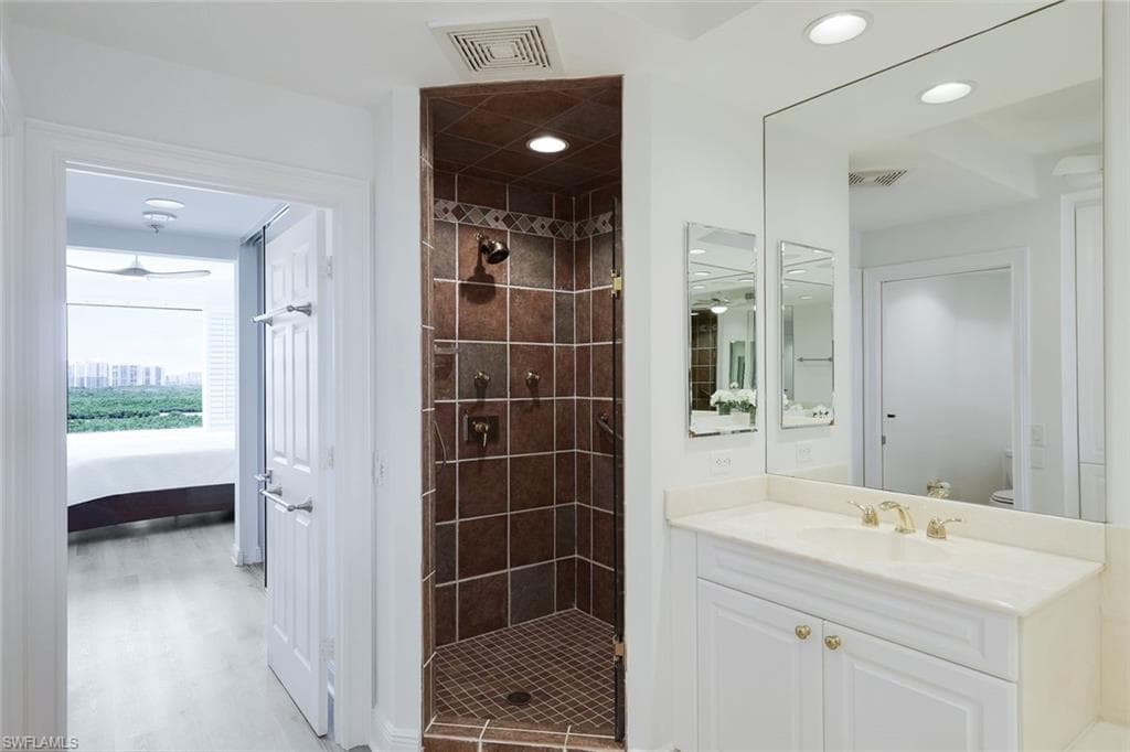 425 Cove Tower DR # 1003, NAPLES FL 34110-15