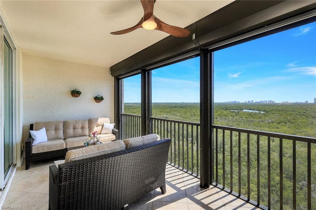 425 Cove Tower DR # 1003, NAPLES FL 34110-25