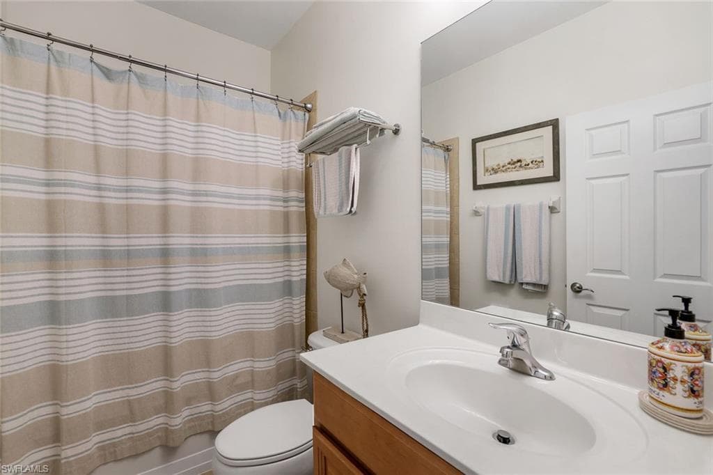 23400 Alamanda DR # 204, ESTERO FL 34135-14