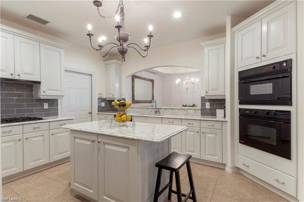 2864 Tiburon BLVD E # 101, NAPLES FL 34109-5