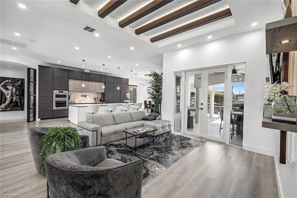 3917 SE 19th AVE, CAPE CORAL FL 33904-5