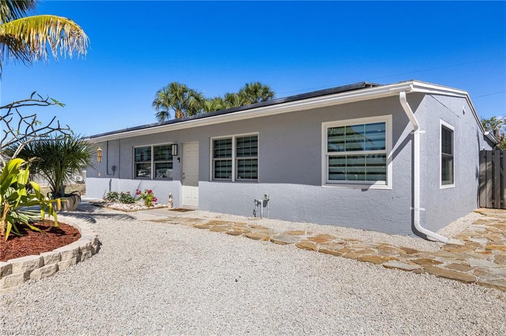 179 Hibiscus DR, FORT MYERS BEACH FL 33931-2