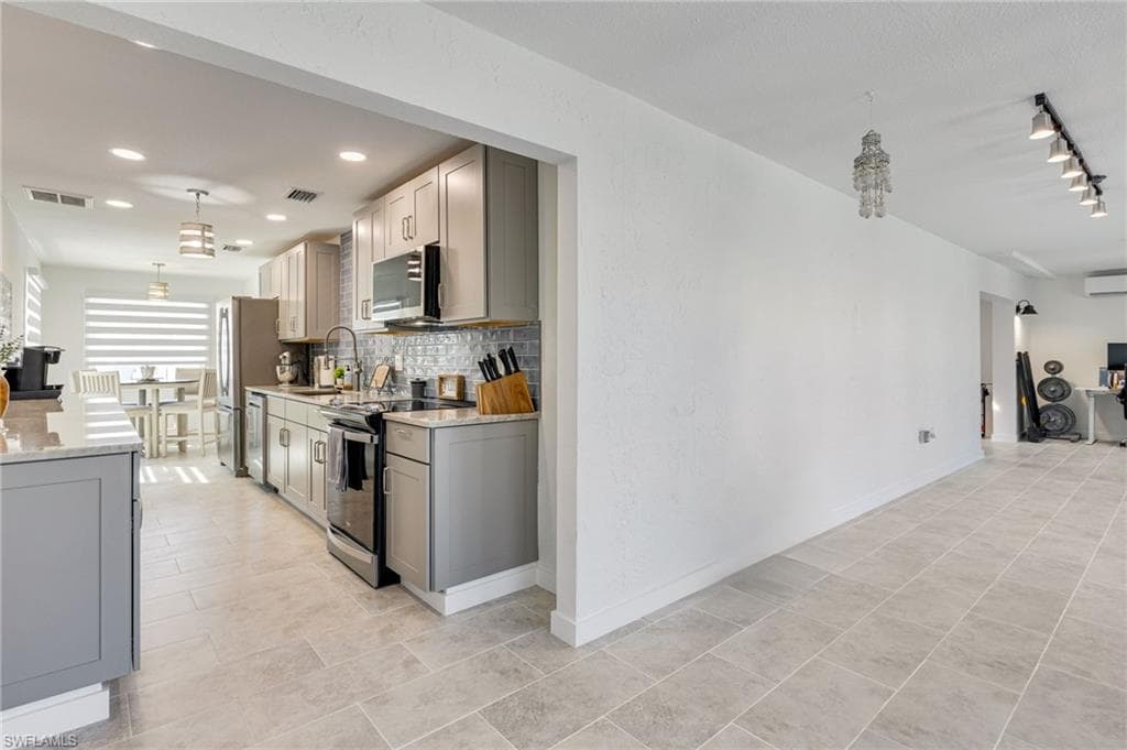 179 Hibiscus DR, FORT MYERS BEACH FL 33931-13