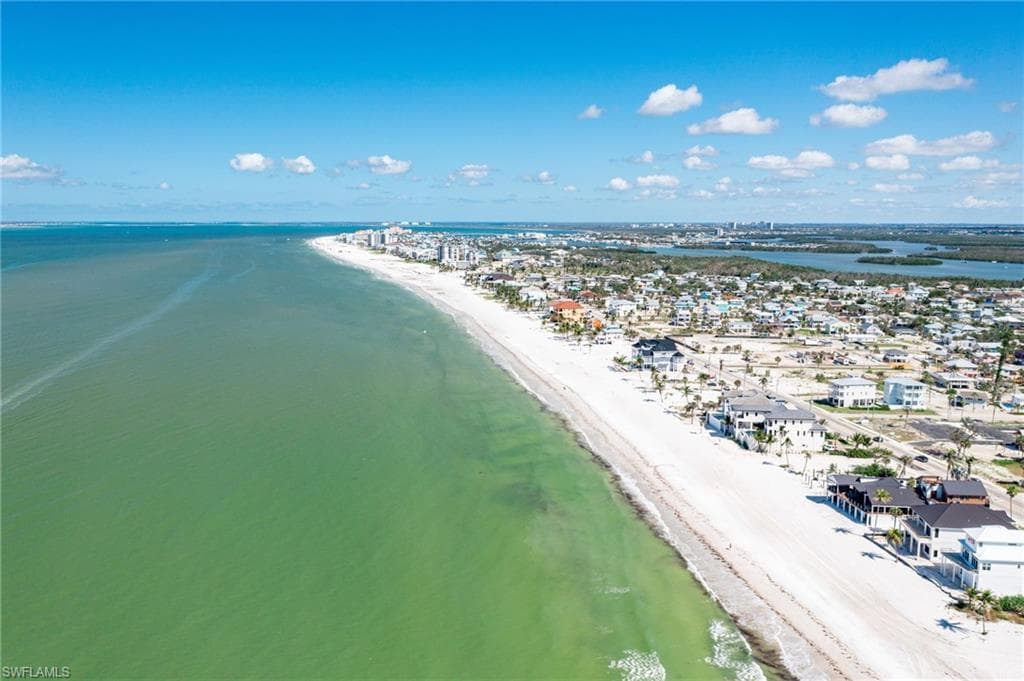 179 Hibiscus DR, FORT MYERS BEACH FL 33931-40