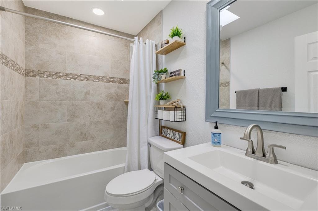 179 Hibiscus DR, FORT MYERS BEACH FL 33931-24