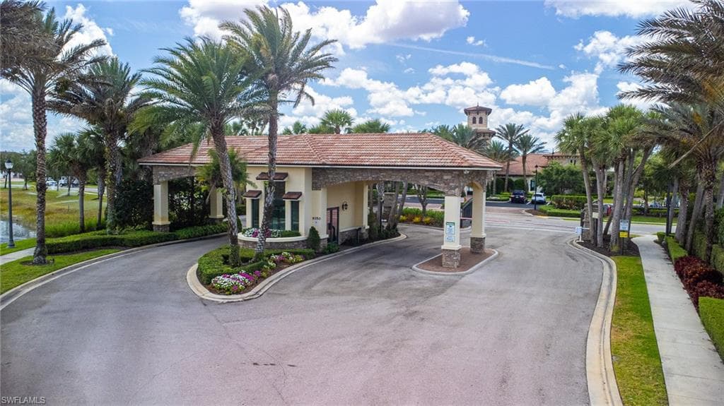 9231 Shadow Oak LN, NAPLES FL 34120-45