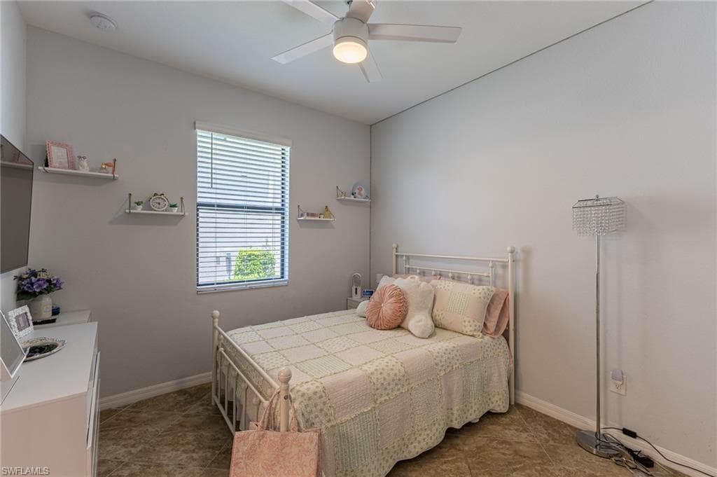 9231 Shadow Oak LN, NAPLES FL 34120-32