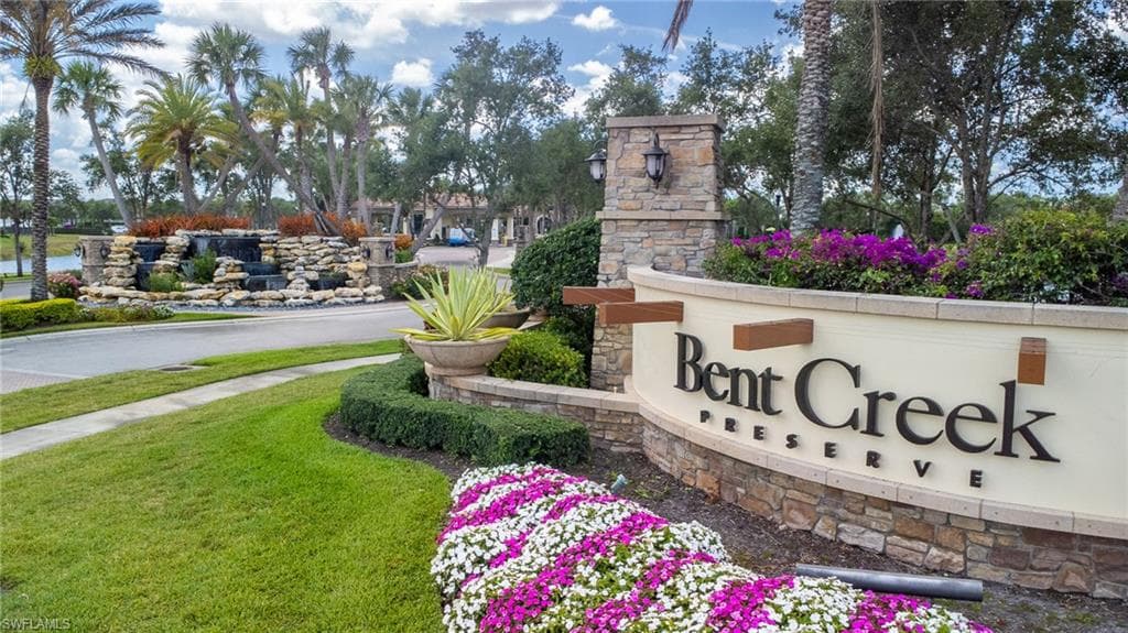 9231 Shadow Oak LN, NAPLES FL 34120-3