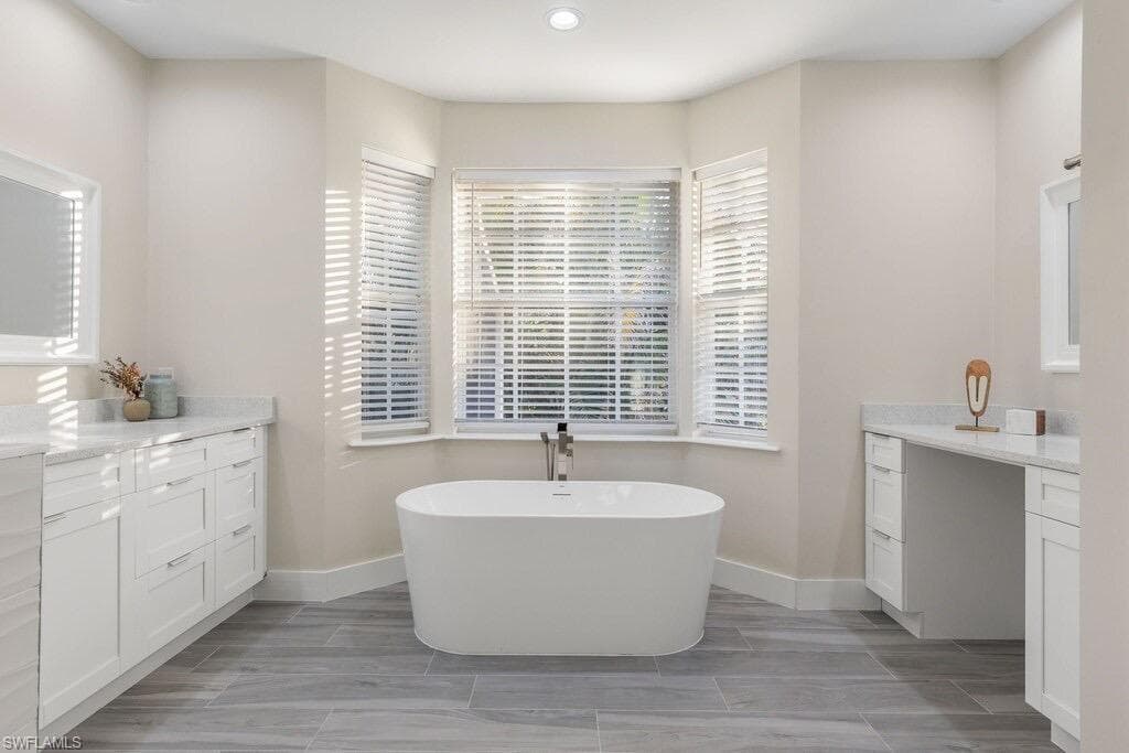 1100 Royal Palm DR, NAPLES FL 34103-11