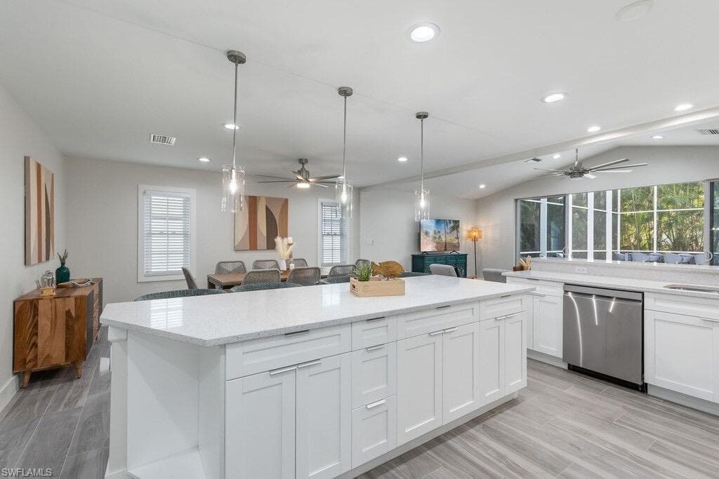 1100 Royal Palm DR, NAPLES FL 34103-2