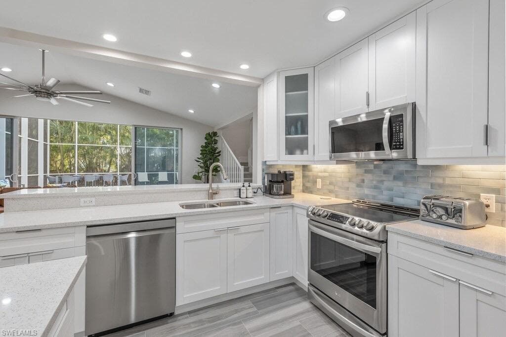 1100 Royal Palm DR, NAPLES FL 34103-3