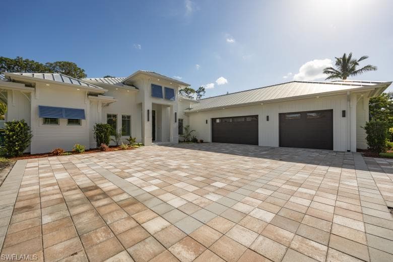 6145 Sea Grass LN, NAPLES FL 34116-2