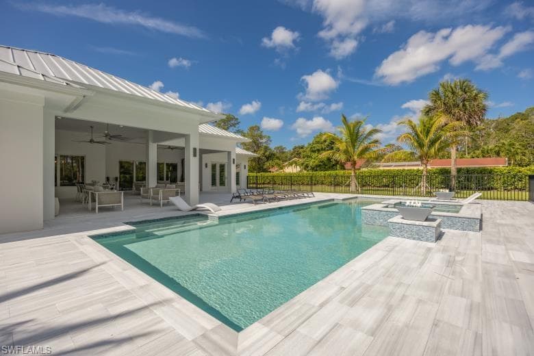 6145 Sea Grass LN, NAPLES FL 34116-27