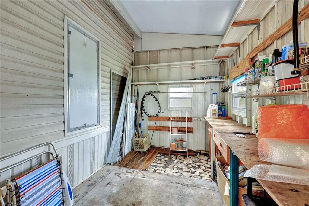 524 Menton LN, NAPLES FL 34112-27