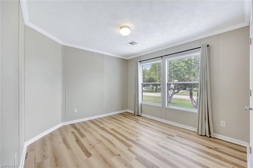 524 Menton LN, NAPLES FL 34112-20