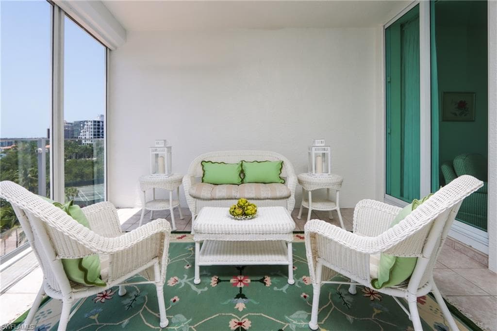 60 Seagate DR # 704, NAPLES FL 34103-22