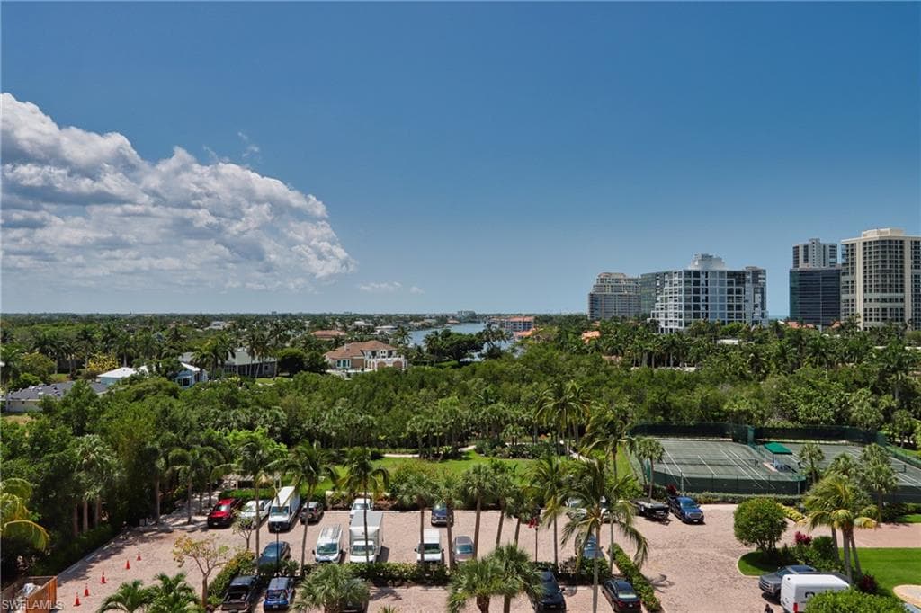 60 Seagate DR # 704, NAPLES FL 34103-25