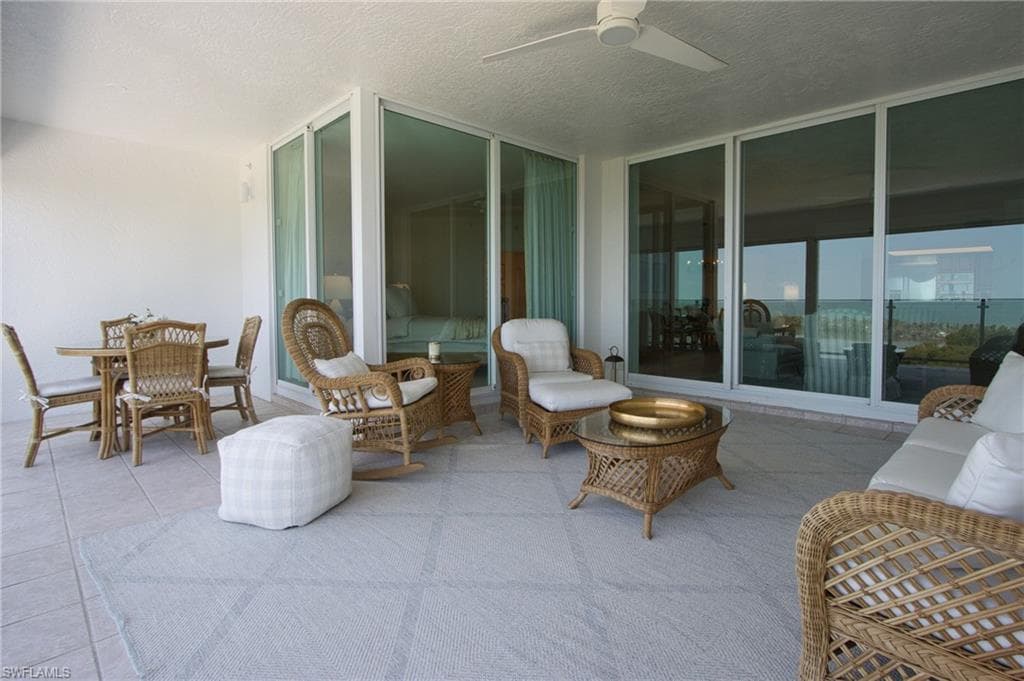 60 Seagate DR # 704, NAPLES FL 34103-3