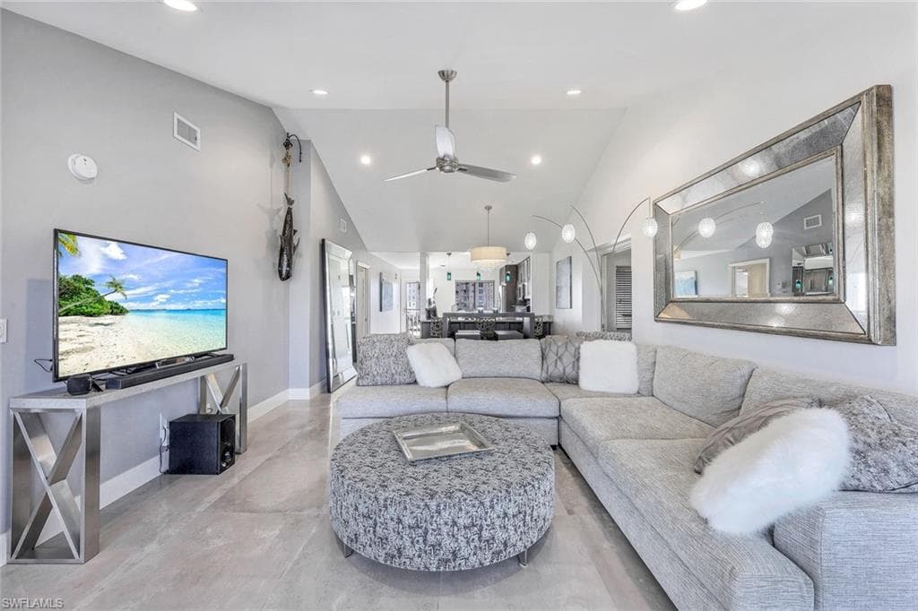 10684 Gulf Shore DR # B302, NAPLES FL 34108-2