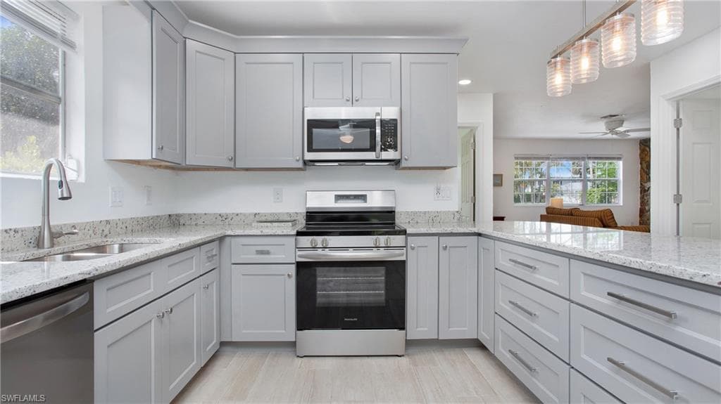 767 Glendale AVE, NAPLES FL 34110-2