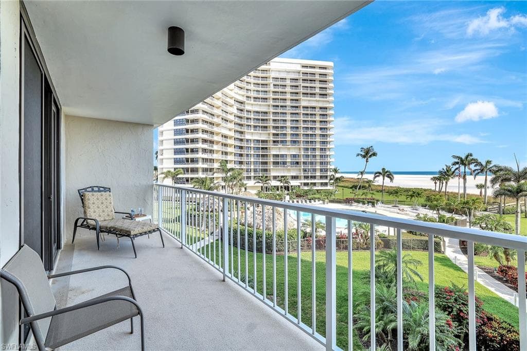 320 Seaview CT # 305, MARCO ISLAND FL 34145-21