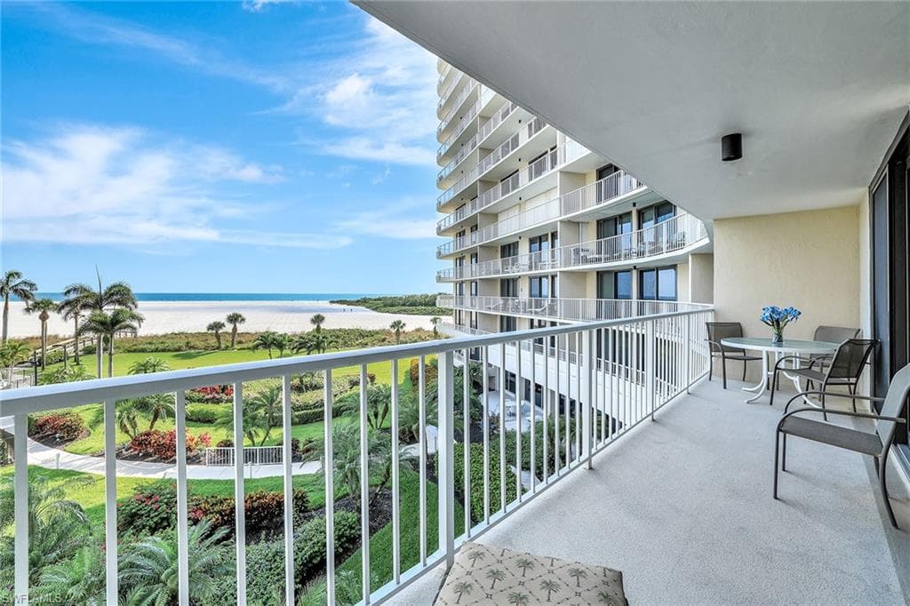 320 Seaview CT # 305, MARCO ISLAND FL 34145-2