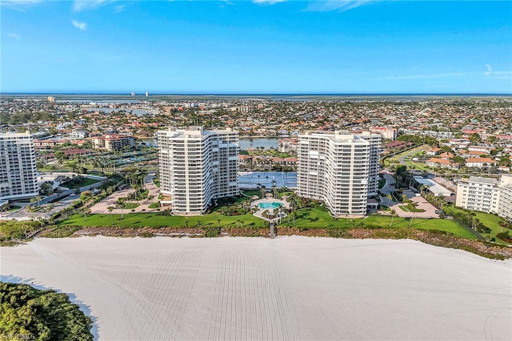 320 Seaview CT # 305, MARCO ISLAND FL 34145-23